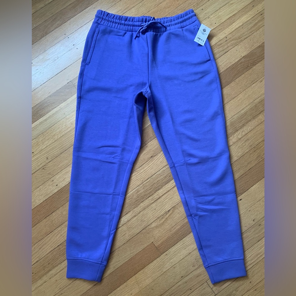 NWT WOMENS AMAZON ESSENTIALS PURPLE JOGGER/LEISURE PANTS IN SIZE M